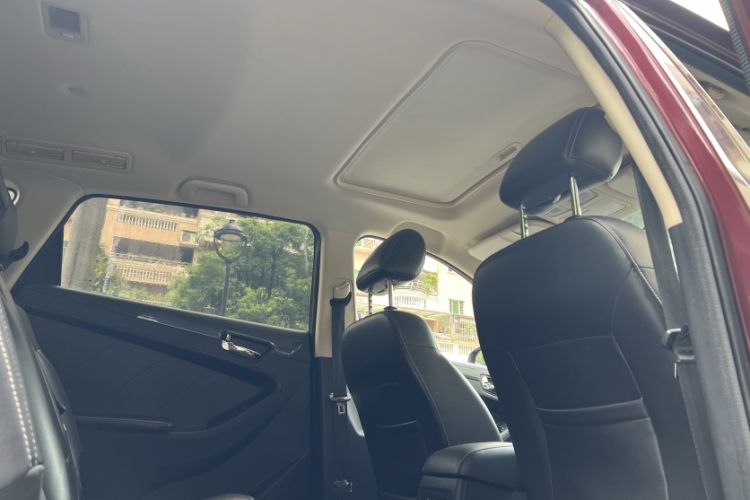 Used Dongfeng Fengon 580 2017 1.5T Manual Luxury Model Headliner