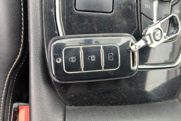 Used Dongfeng Fengon 580 2017 1.5T CVT Smart Style Model Interior 1