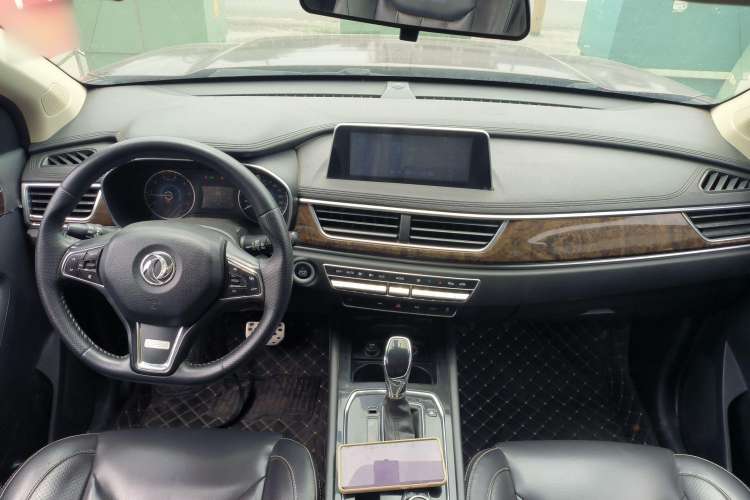 Used Dongfeng Fengon 580 2017 1.5T CVT Smart Style Model Interior 2