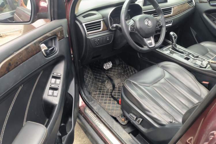 Used Dongfeng Fengon 580 2017 1.5T CVT Smart Style Model Interior 3