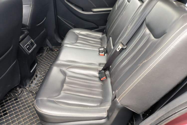 Used Dongfeng Fengon 580 2017 1.5T CVT Smart Style Model Interior 4