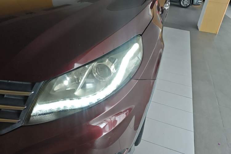 Used Dongfeng Fengon 580 2017 1.5T CVT Luxury Model Left Front Headlight