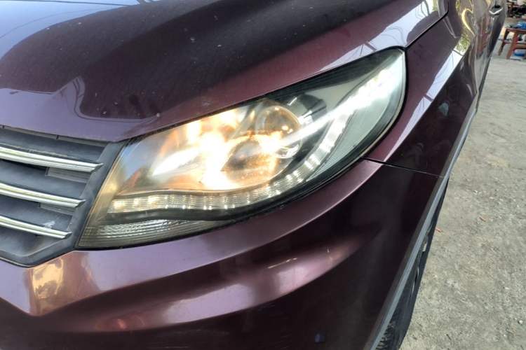 Used Dongfeng Fengon 580 2017 Revised Version 1.5T CVT Luxury Edition Left Front Headlight