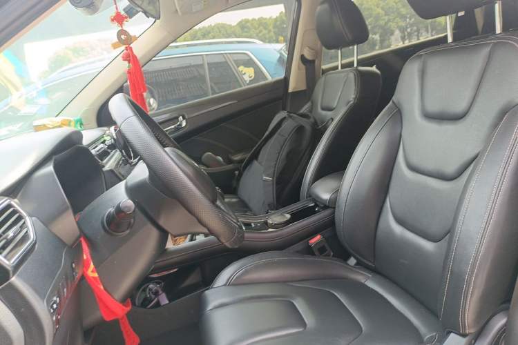 Used Dongfeng Fengon 580 2017 1.5T Manual Luxury Model Left Front Seat