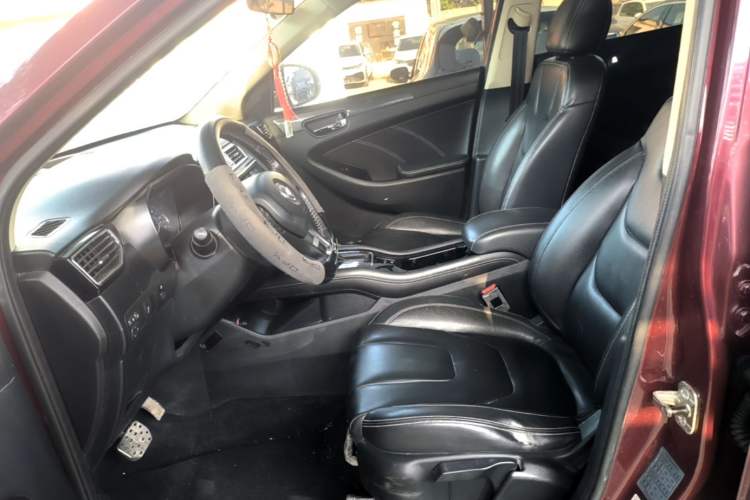 Used Dongfeng Fengon 580 2017 Revised Version 1.5T CVT Luxury Edition Left Front Seat