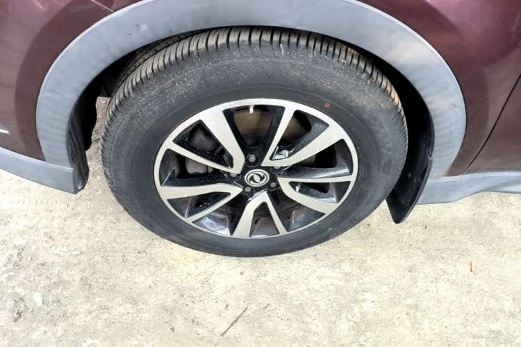 Used Dongfeng Fengon 580 2017 Revised Version 1.5T CVT Luxury Edition Left Front Wheel Hub