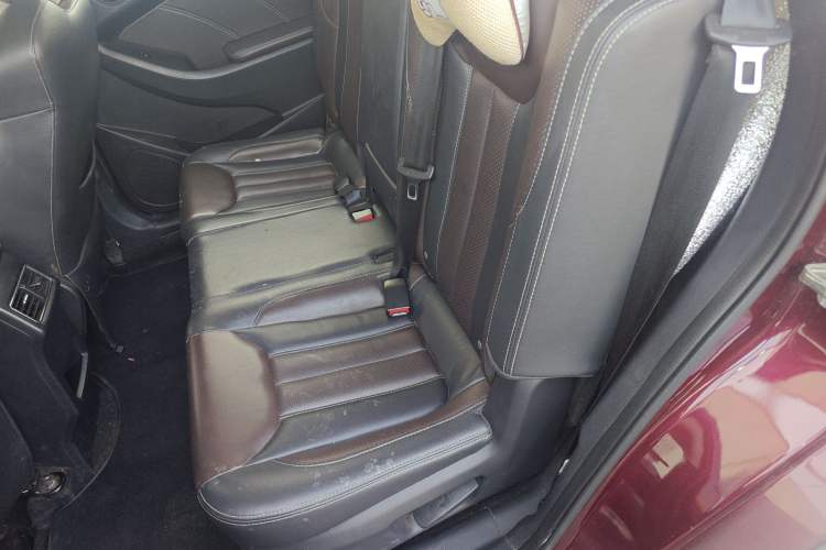 Used Dongfeng Fengon 580 2017 1.5T CVT Smart Connectivity Model Left Rear Seat