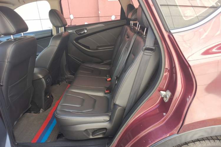 Used Dongfeng Fengon 580 2017 Revised Version 1.5T CVT Luxury Edition Left Rear Seat