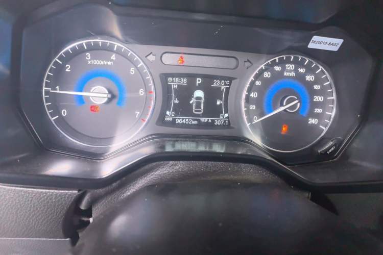 Used Dongfeng Fengon 580 2017 1.5T CVT Luxury Model Odometer Close Up