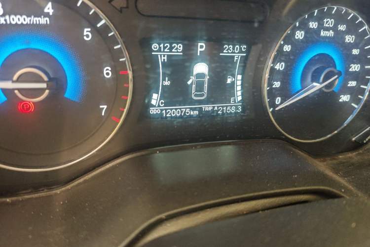 Used Dongfeng Fengon 580 2017 1.5T CVT Smart Style Model Odometer Close Up