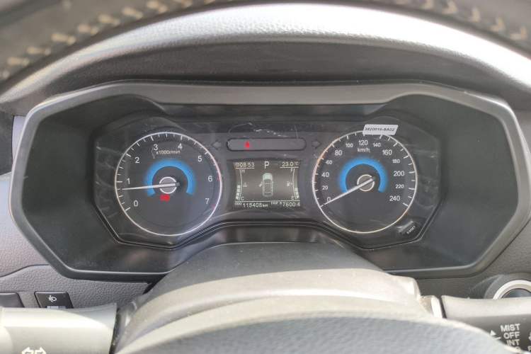 Used Dongfeng Fengon 580 2017 1.5T CVT Luxury Model Odometer Close Up