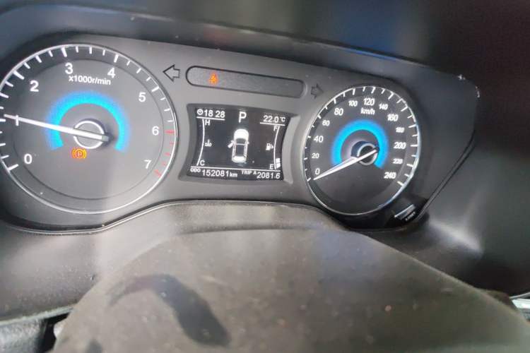 Used Dongfeng Fengon 580 2017 1.5T CVT Smart Style Model Odometer Close Up