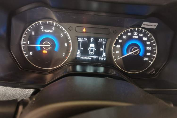 Used Dongfeng Fengon 580 2017 1.5T CVT Luxury Model Odometer Close Up