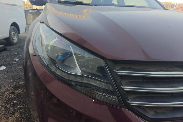 Used Dongfeng Fengon 580 2017 1.5T CVT Smart Connectivity Model Right Front Headlight