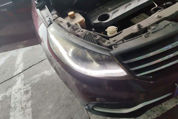 Used Dongfeng Fengon 580 2017 1.5T CVT Smart Style Model Right Front Headlight