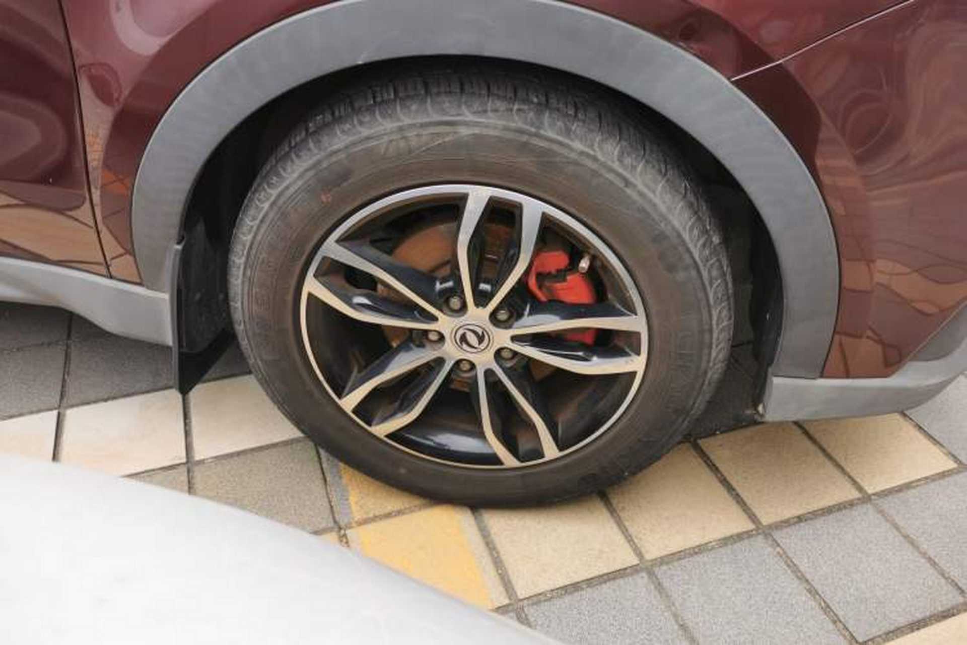 Used Dongfeng Fengon 580 2017 1.5T CVT Smart Style Model Right Front Wheel Hub