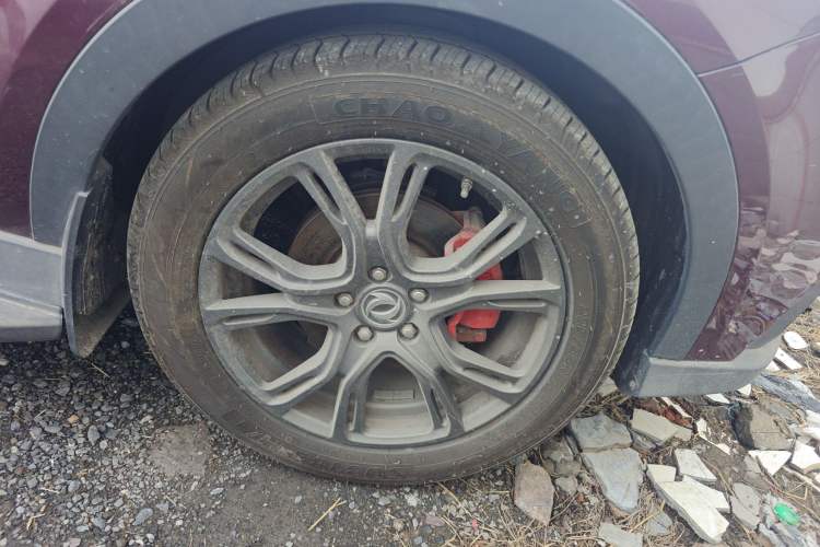 Used Dongfeng Fengon 580 2017 1.5T CVT Smart Connectivity Model Right Front Wheel Hub