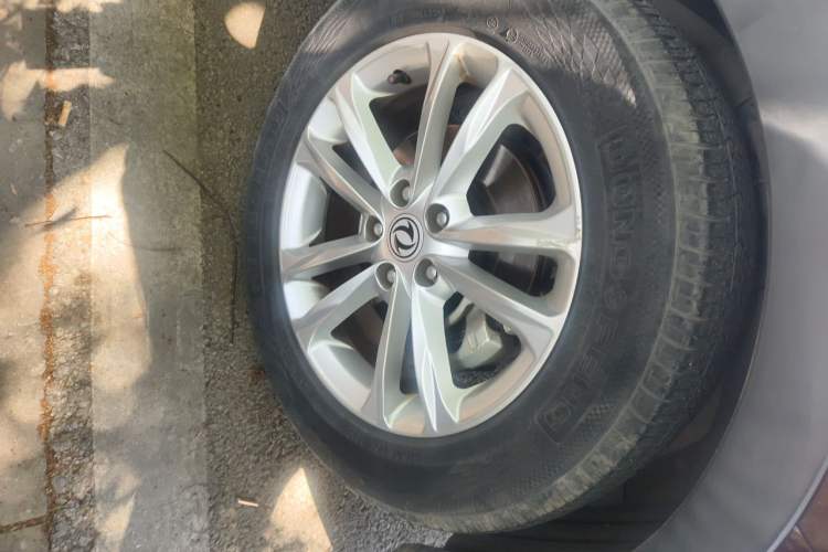 Used Dongfeng Fengon 580 2017 1.5T CVT Comfort Model Right Front Wheel Hub