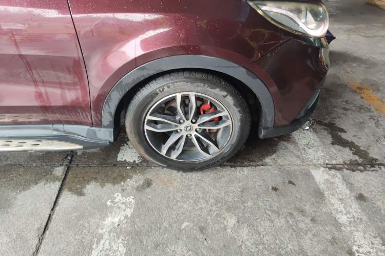 Used Dongfeng Fengon 580 2017 1.5T CVT Smart Style Model Right Front Wheel Hub