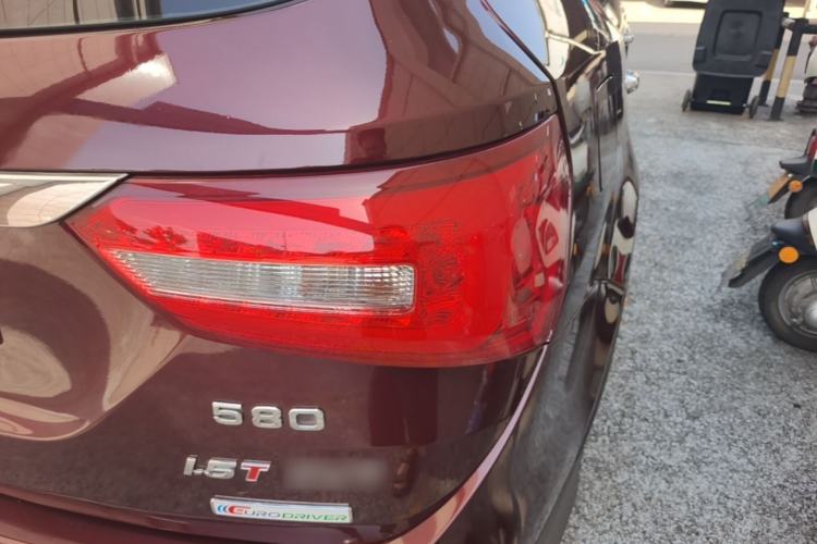 Used Dongfeng Fengon 580 2017 Revised Version 1.5T CVT Luxury Edition Right Rear Taillight