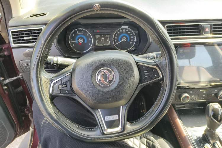 Used Dongfeng Fengon 580 2017 1.5T CVT Luxury Model Steering Wheel