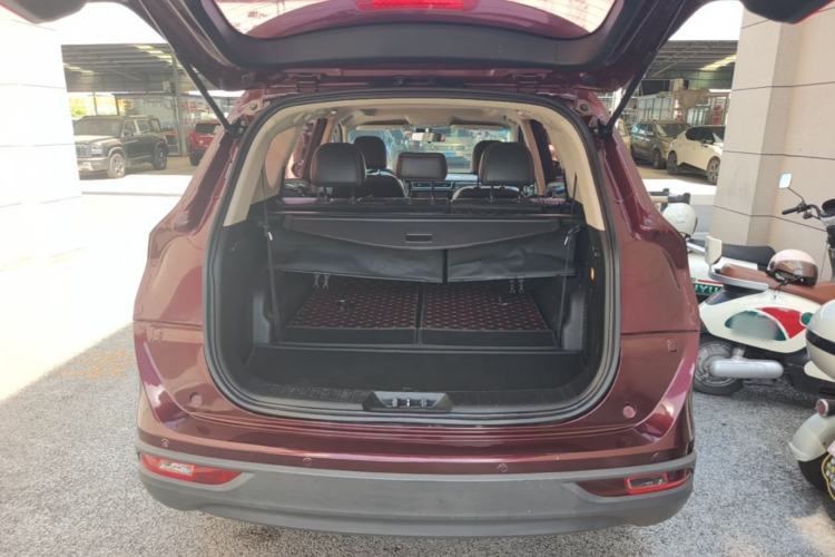 Used Dongfeng Fengon 580 2017 Revised Version 1.5T CVT Luxury Edition Trunk