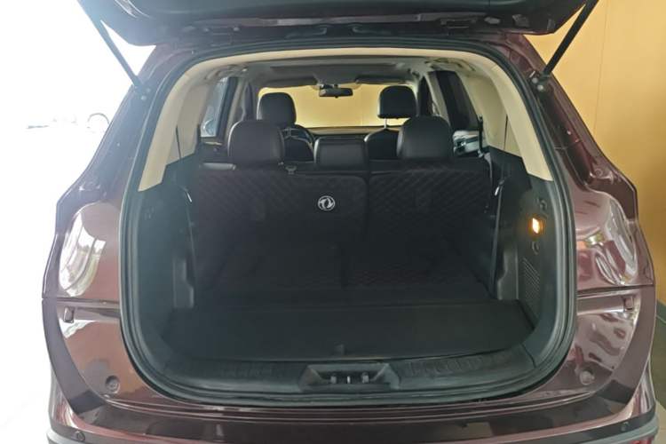 Used Dongfeng Fengon 580 2017 1.5T CVT Luxury Model Trunk