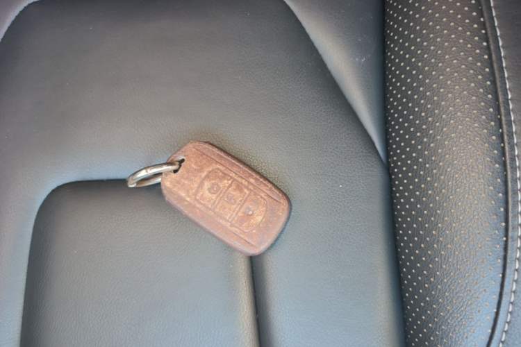 Used Dongfeng Fengon 580 2017 Revised Version 1.5T CVT Luxury Edition Vehicle Key