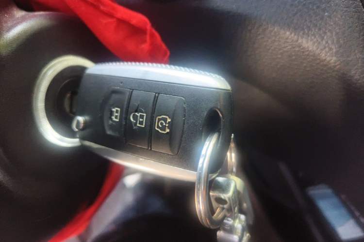 Used Dongfeng Fengon 580 2017 1.5T CVT Comfort Model Vehicle Key