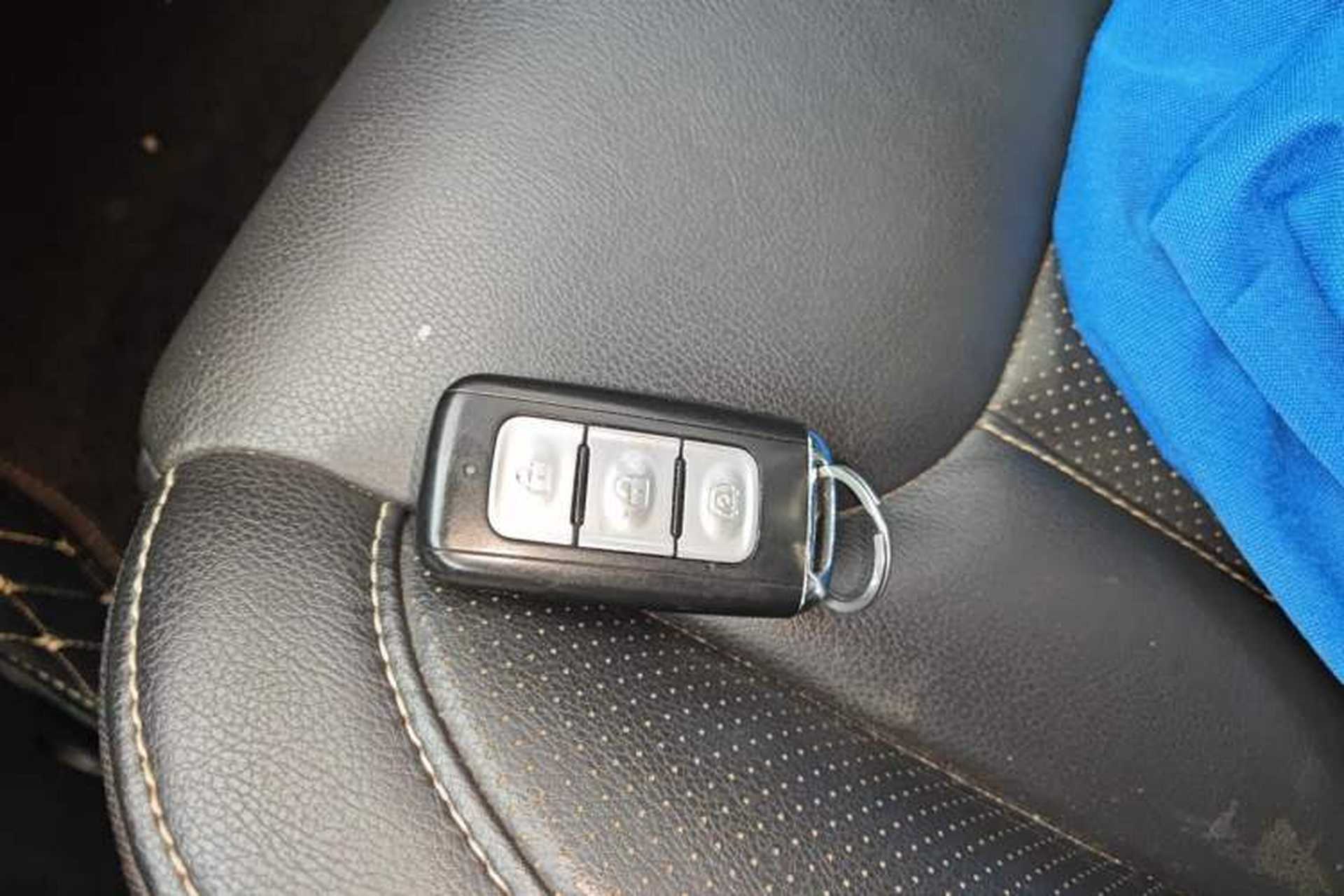 Used Dongfeng Fengon 580 2017 1.5T CVT Smart Style Model Vehicle Key