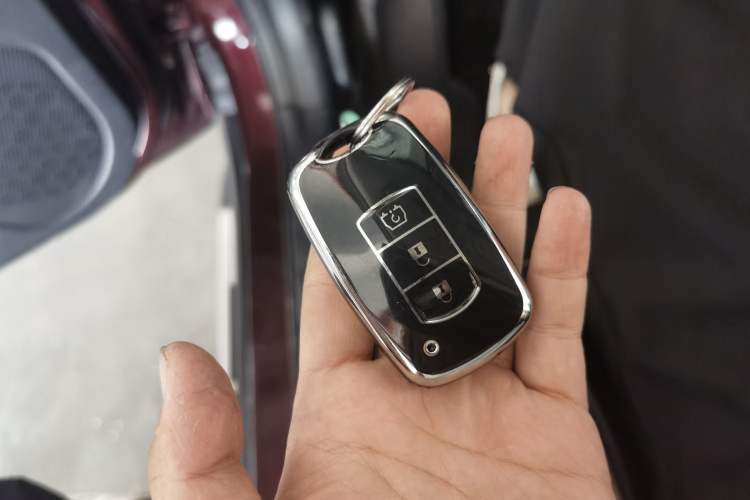 Used Dongfeng Fengon 580 2017 1.5T CVT Luxury Model Vehicle Key