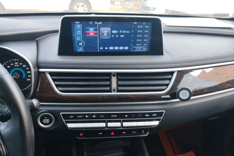Used Dongfeng Fengon 580 2017 1.5T CVT Smart Style Model Audio And AC Panel