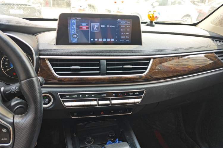 Used Dongfeng Fengon 580 2017 1.5T CVT Smart Style Model Audio And AC Panel