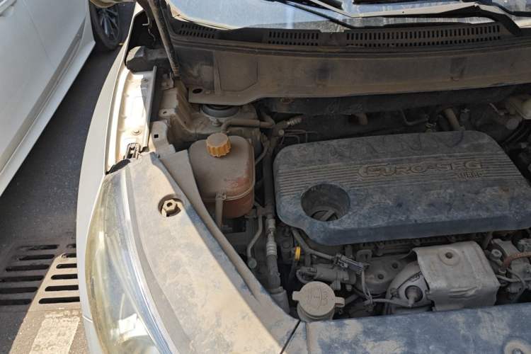 Used Dongfeng Fengon 580 2017 1.5T CVT Smart Style Model Engine Bay Right