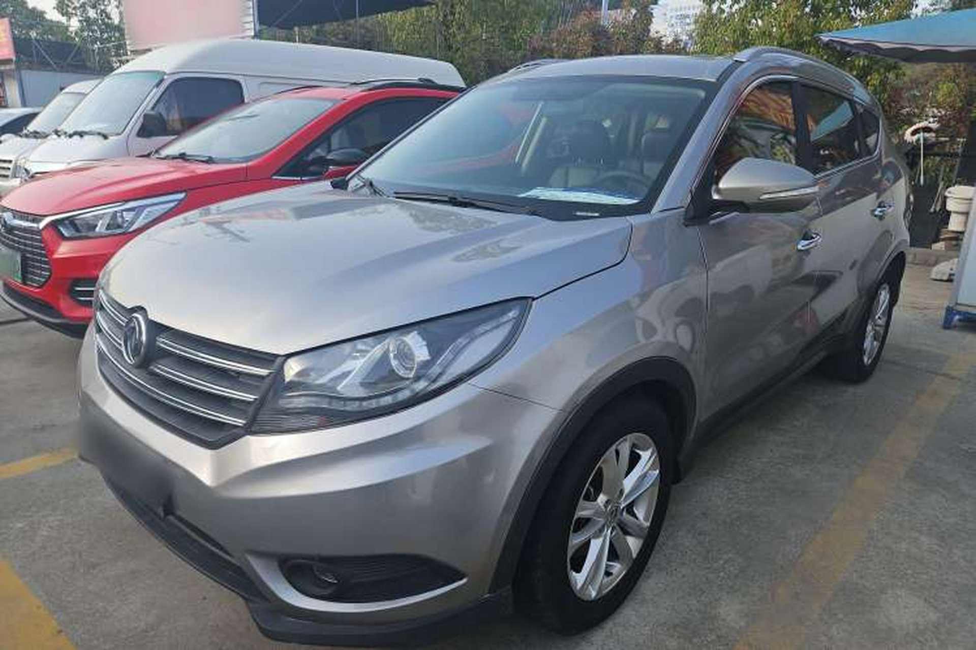 Used Dongfeng Fengon 580 2017 1.5T CVT Comfort Model Front Left 45 Deg