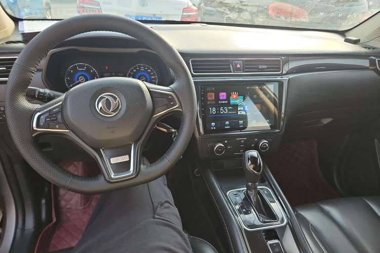 Used Dongfeng Fengon 580 2017 1.5T CVT Comfort Model Interior 3