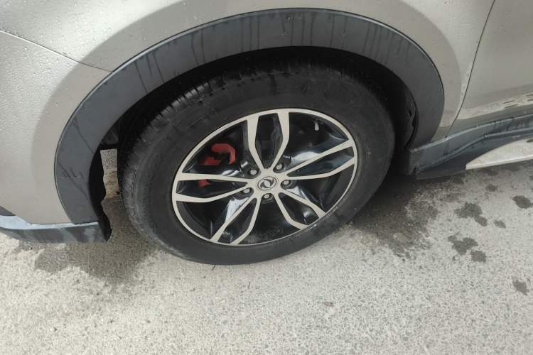 Used Dongfeng Fengon 580 2017 1.5T CVT Smart Style Model Left Front Wheel Hub