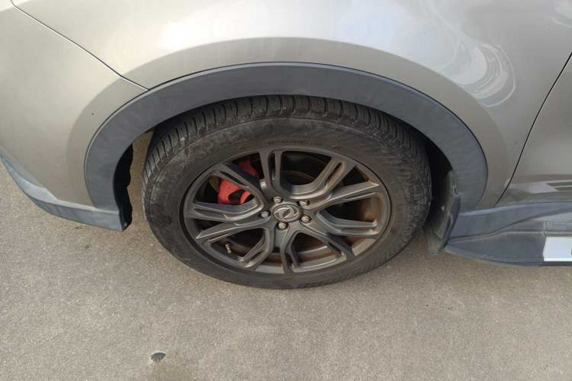 Used Dongfeng Fengon 580 2017 1.5T CVT Smart Connectivity Model Left Front Wheel Hub