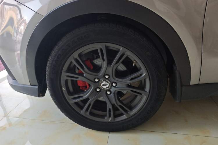 Used Dongfeng Fengon 580 2017 1.5T CVT Smart Connectivity Model Left Front Wheel Hub