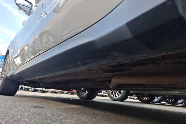 Used Dongfeng Fengon 580 2017 1.5T CVT Smart Connectivity Model Left Side Sill