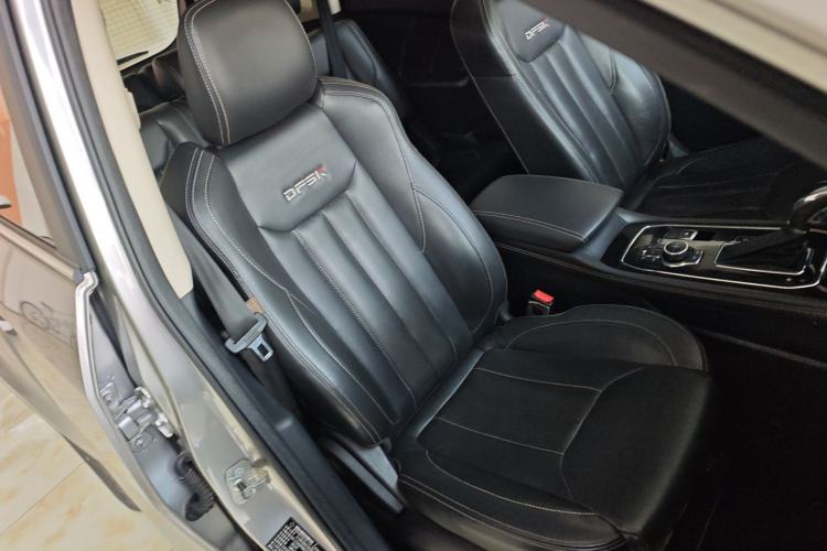 Used Dongfeng Fengon 580 2017 1.5T CVT Smart Style Model Right Front Seat