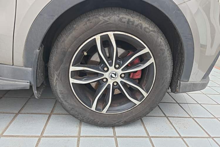 Used Dongfeng Fengon 580 2017 1.5T CVT Smart Style Model Right Front Wheel Hub