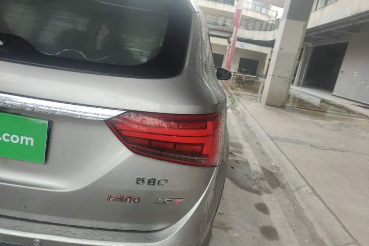 Used Dongfeng Fengon 580 2017 1.5T CVT Smart Style Model Right Rear Taillight
