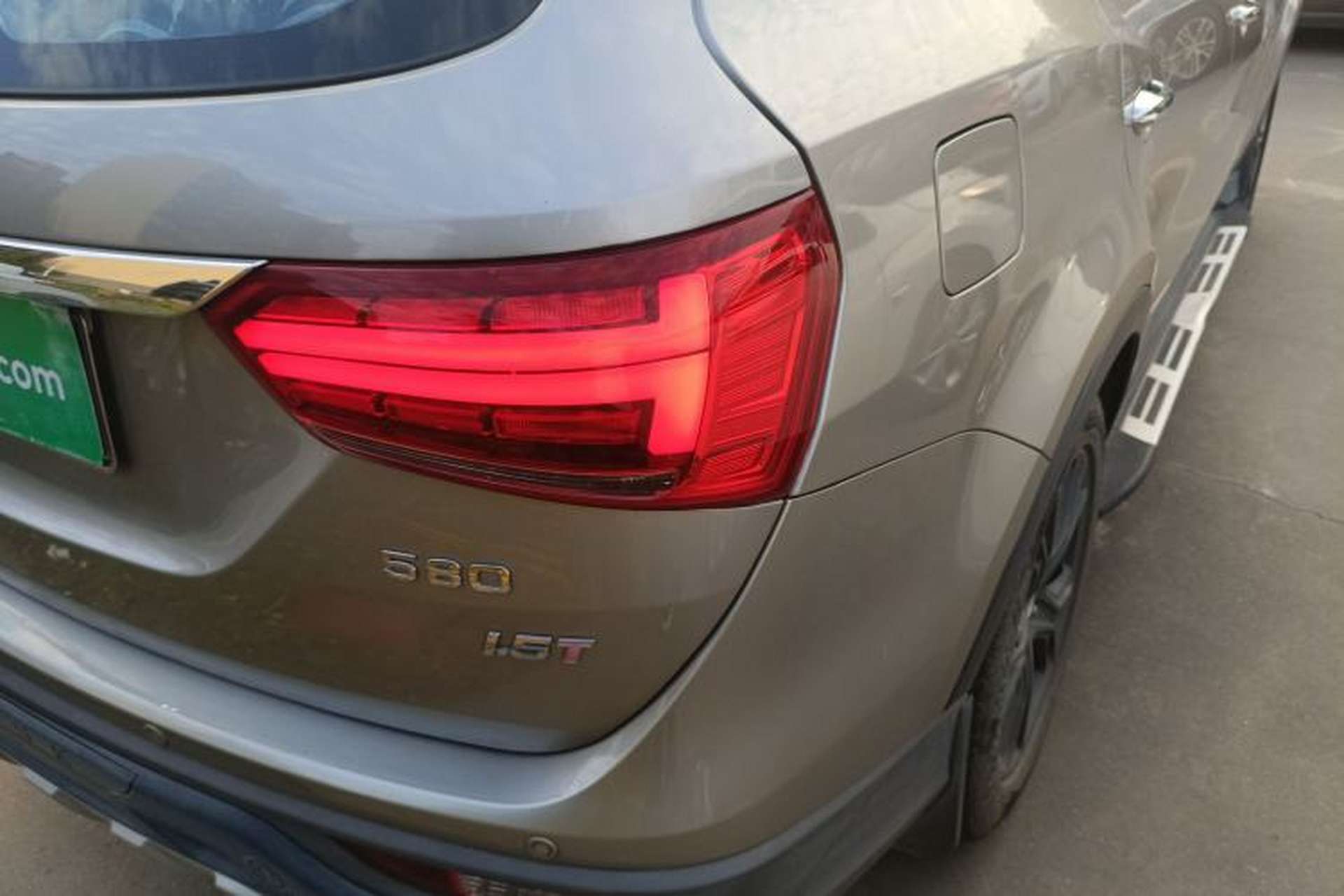 Used Dongfeng Fengon 580 2017 1.5T CVT Smart Connectivity Model Right Rear Taillight
