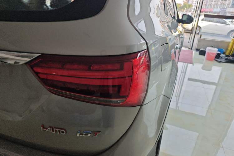 Used Dongfeng Fengon 580 2017 1.5T CVT Smart Style Model Right Rear Taillight