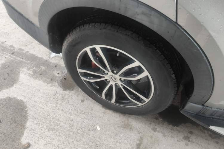 Used Dongfeng Fengon 580 2017 1.5T CVT Smart Style Model Right Rear Wheel Hub