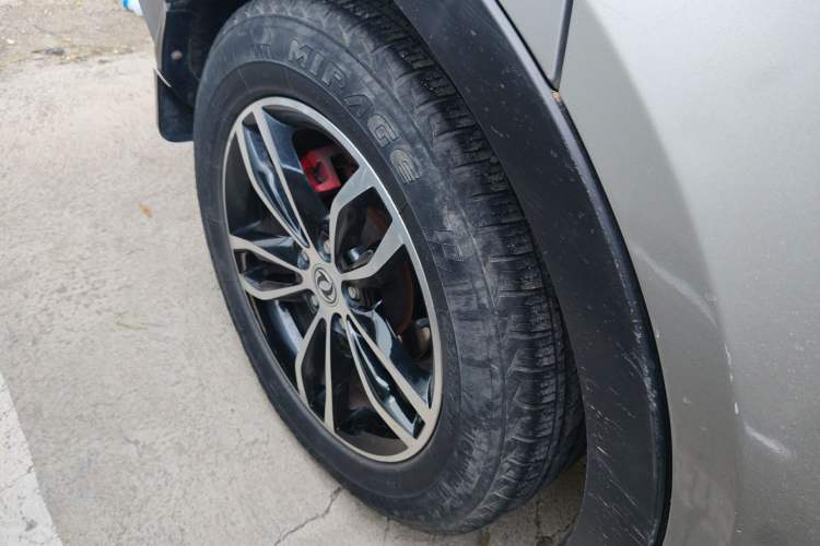 Used Dongfeng Fengon 580 2017 1.5T CVT Smart Style Model Right Rear Wheel Hub