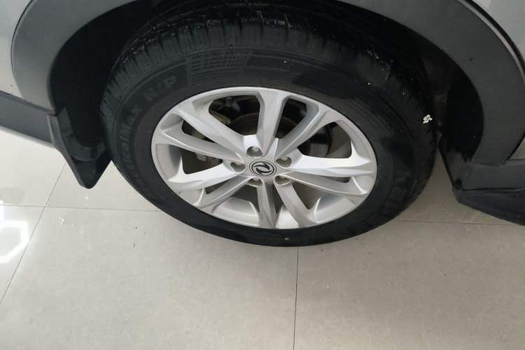 Used Dongfeng Fengon 580 2017 1.5T CVT Comfort Model Right Rear Wheel Hub