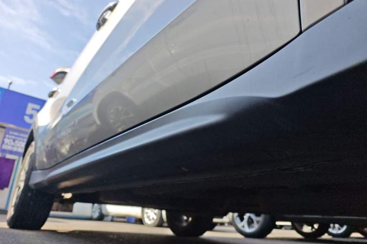 Used Dongfeng Fengon 580 2017 1.5T CVT Smart Connectivity Model Right Side Sill