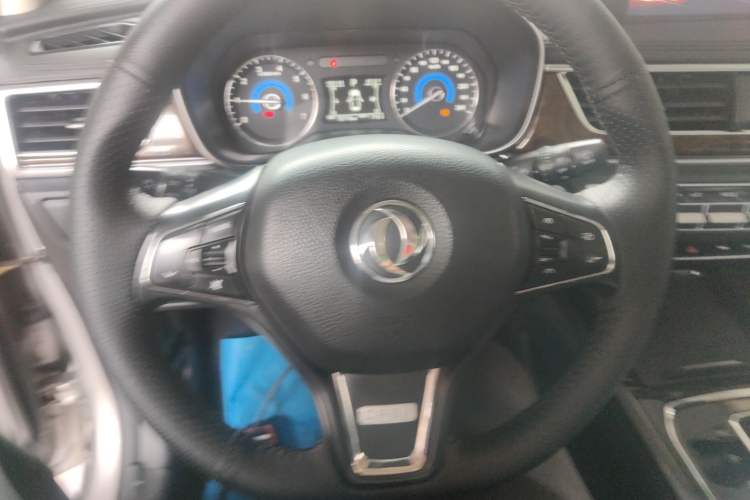 Used Dongfeng Fengon 580 2017 1.5T CVT Smart Style Model Steering Wheel